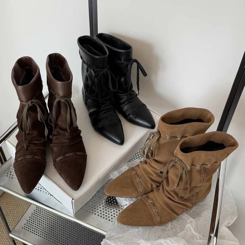 Women Fashion Youtube - Stivaletti corti con tacco sottile da