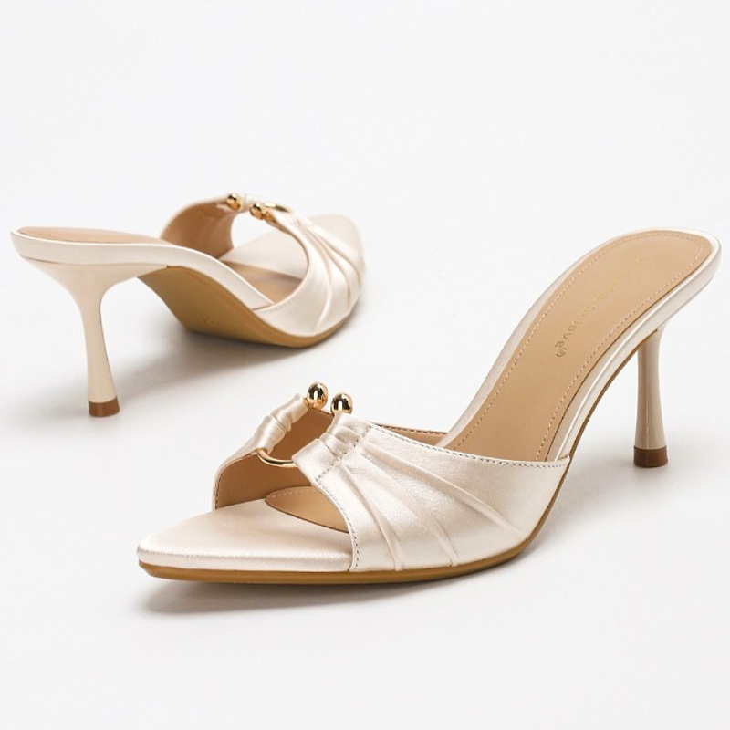 Women Fashion Rings - Pantofole eleganti con tacco sottile in