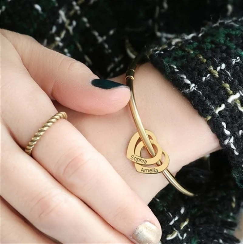 Braccialetto con Ciondolo a Cu - Women Fashion Name Ideas recensione e prezzo